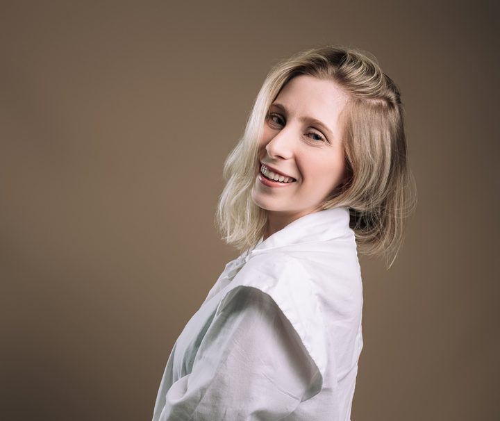 Beatriz Bertoluchi, influenciadora assessorada pela Bertoluchi