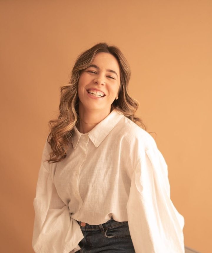 Larissa Estrada, influenciadora assessorada pela Bertoluchi